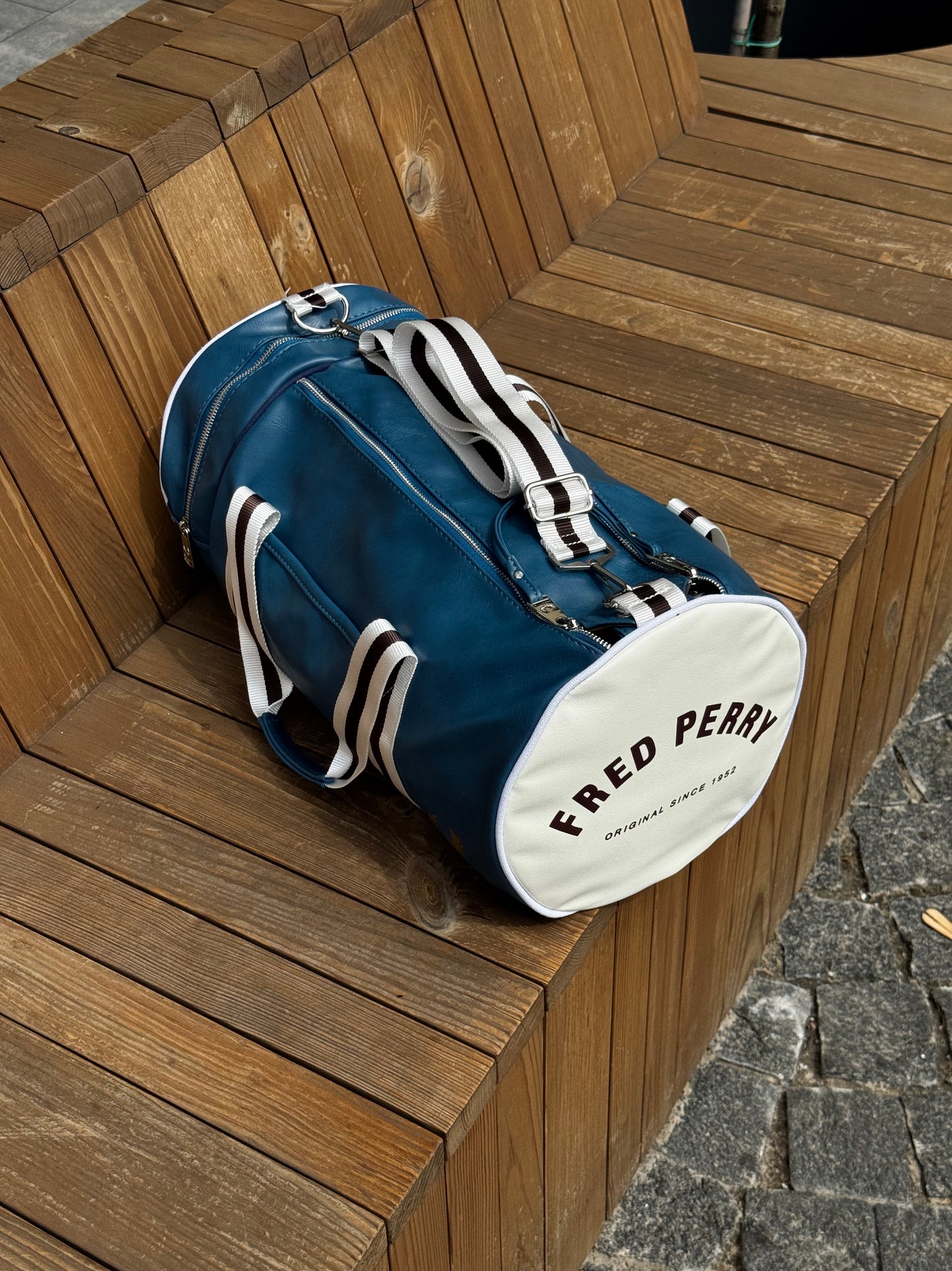 Спортивна сумка "FRED PERRY" vintage blue