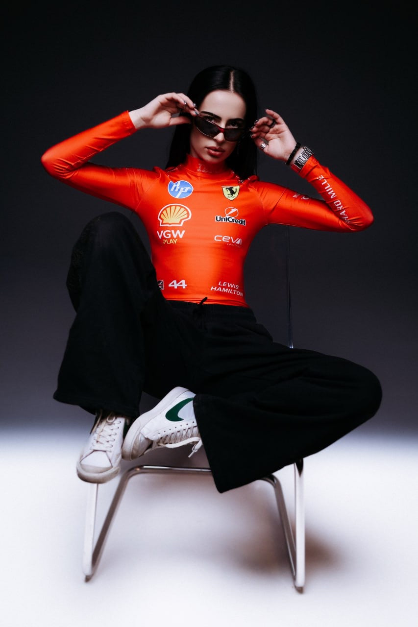 Боді Ferrari red "44" HAM
