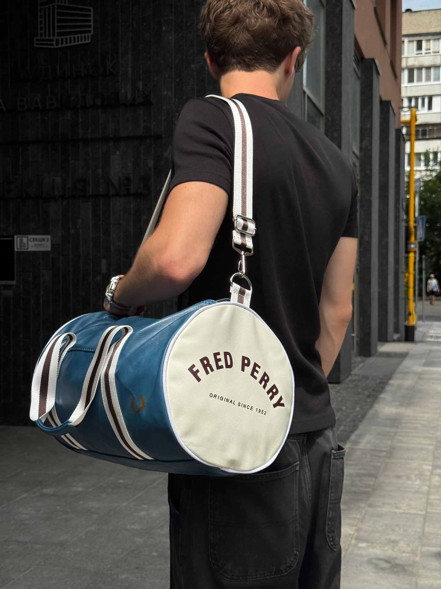 Спортивна сумка "FRED PERRY" vintage blue