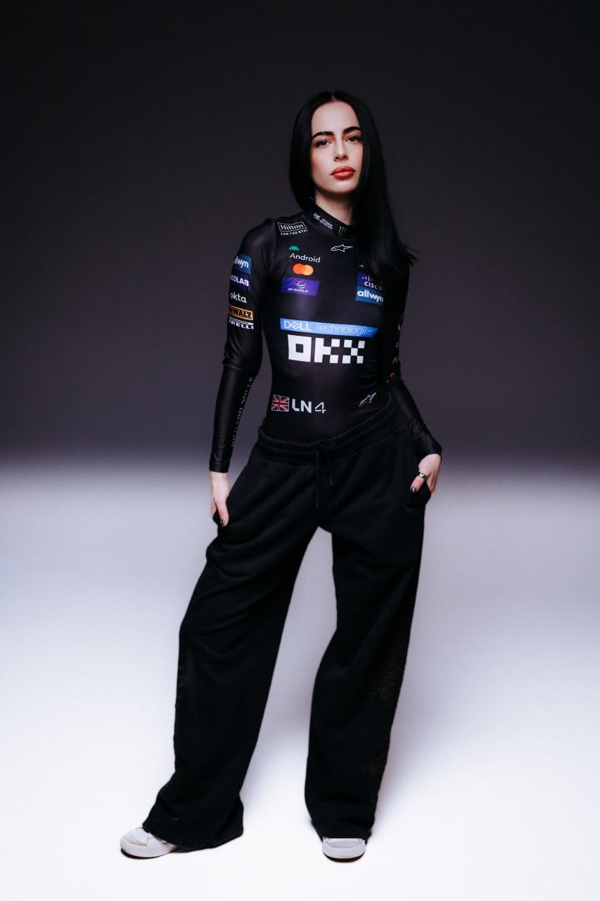 Боді McLaren black "4" NOR