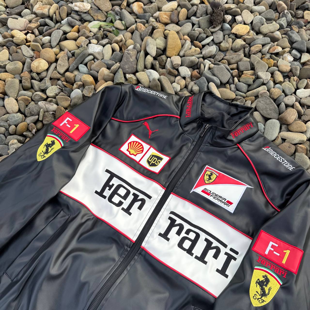 Шкіряна Ferrari #1